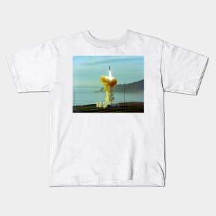 Minuteman nuclear missile launch, 1981 (C028/4096) Kids T-Shirt